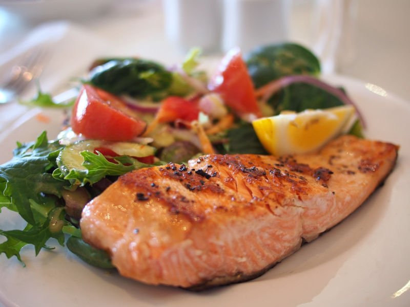 I Am Skinny Fat, What Does Being Skinny Fat Mean? - Mediterranean Diet Low Carb. Salmon, Greens, and Veggies with Lemon